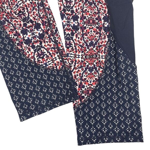 Athleta Salutation Chatarunga Colorblock Cropped Capri Legging Size M - Picture 5 of 9